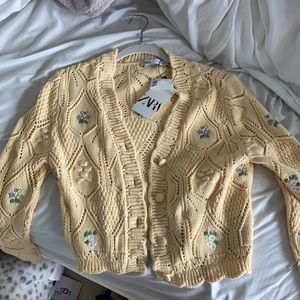 NEW WITH TAGS!!! Cropped cardigan